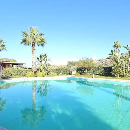 Relax Pool Oasis *